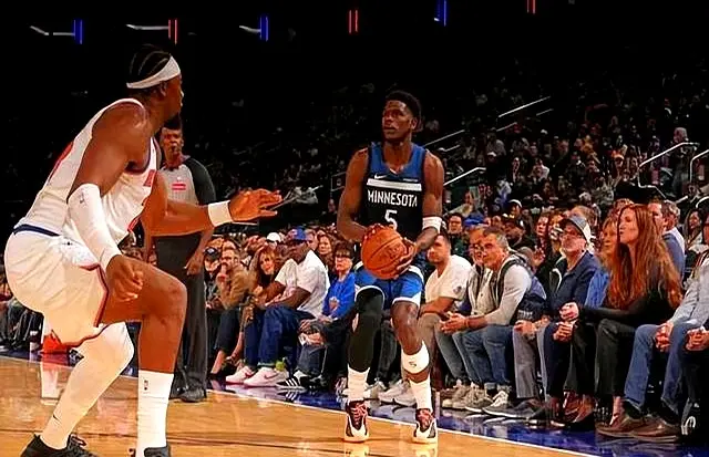 再次显现出 再次显现出