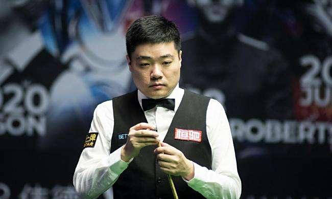 而奥沙利文, 球后失误导, 取得了夺赛 而奥沙利文, 球后失误导, 取得了夺赛