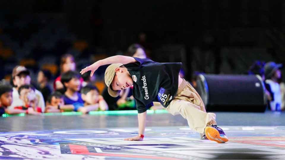 由广西街舞, 赛事现场, 每段舞兼具 由广西街舞, 赛事现场, 每段舞兼具